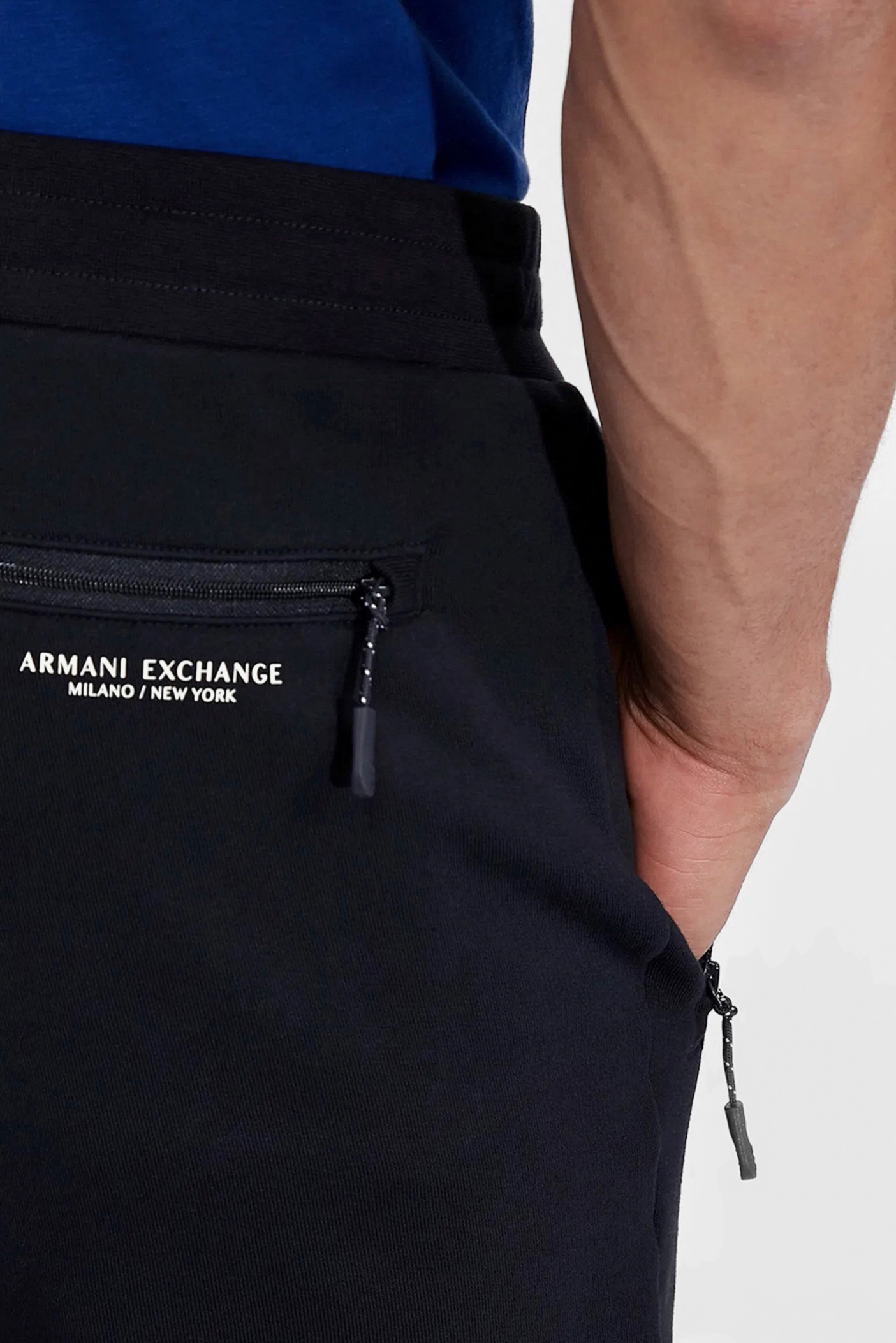 Тёмно-синие шорты Armani Exchange